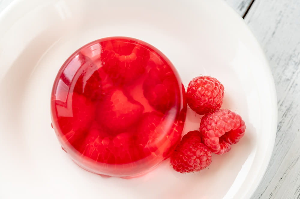 Himbeer Low Carb und Keto Gelatine Dessert