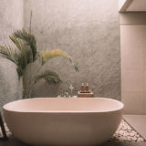 Freistehende Badewanne.